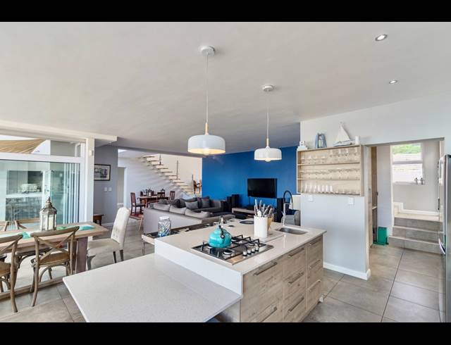 4 BEDROOM HOUSE FOR SALE IN PEARL BAY